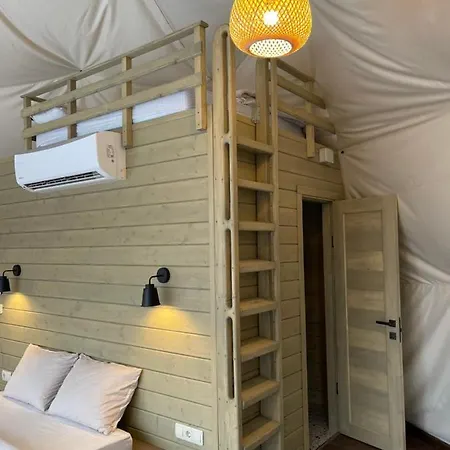 Luksusowy namiot Slavskoglamping Sławsko