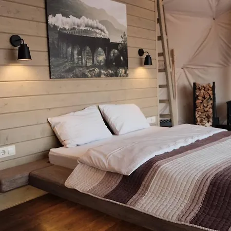 Luxury tent Slavskoglamping Slavske