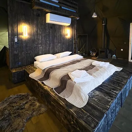 Luxury tent Slavskoglamping