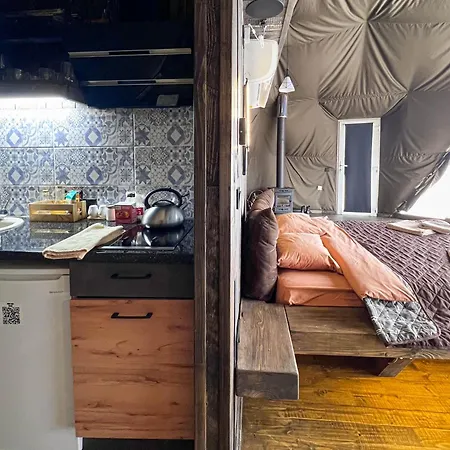 Luxury tent Slavskoglamping Slavske