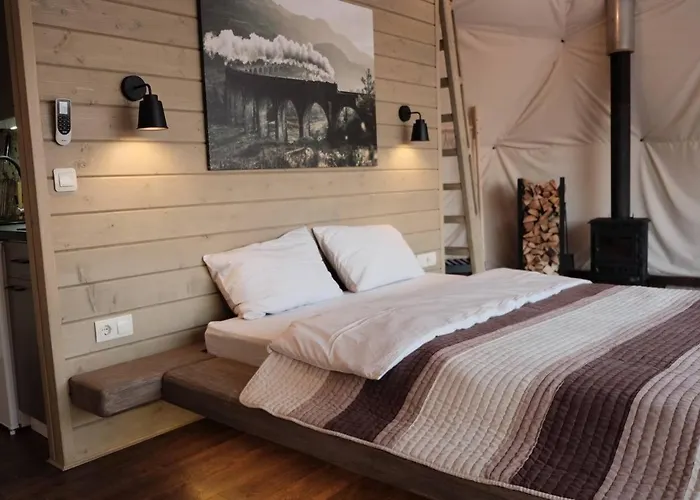 אוהל מפואר Slavskoglamping סלאבסקה