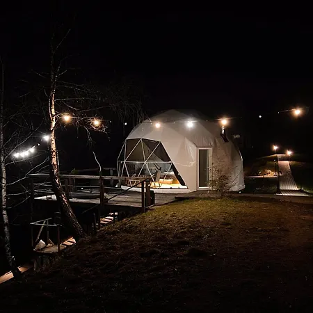 ラグジュアリーテント Slavskoglamping