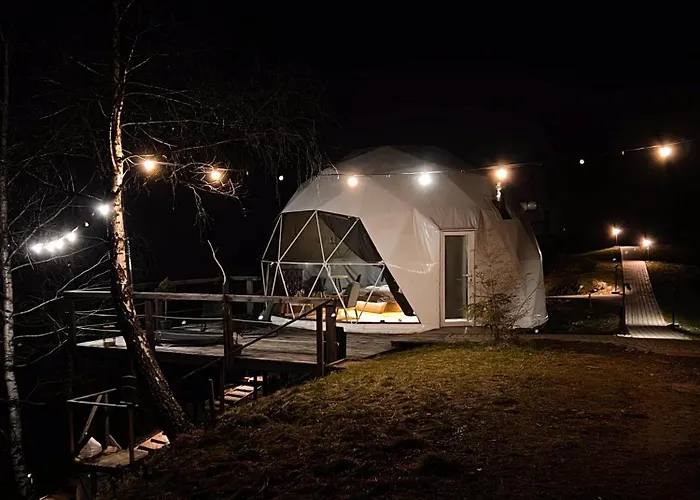 ラグジュアリーテント Slavskoglamping
